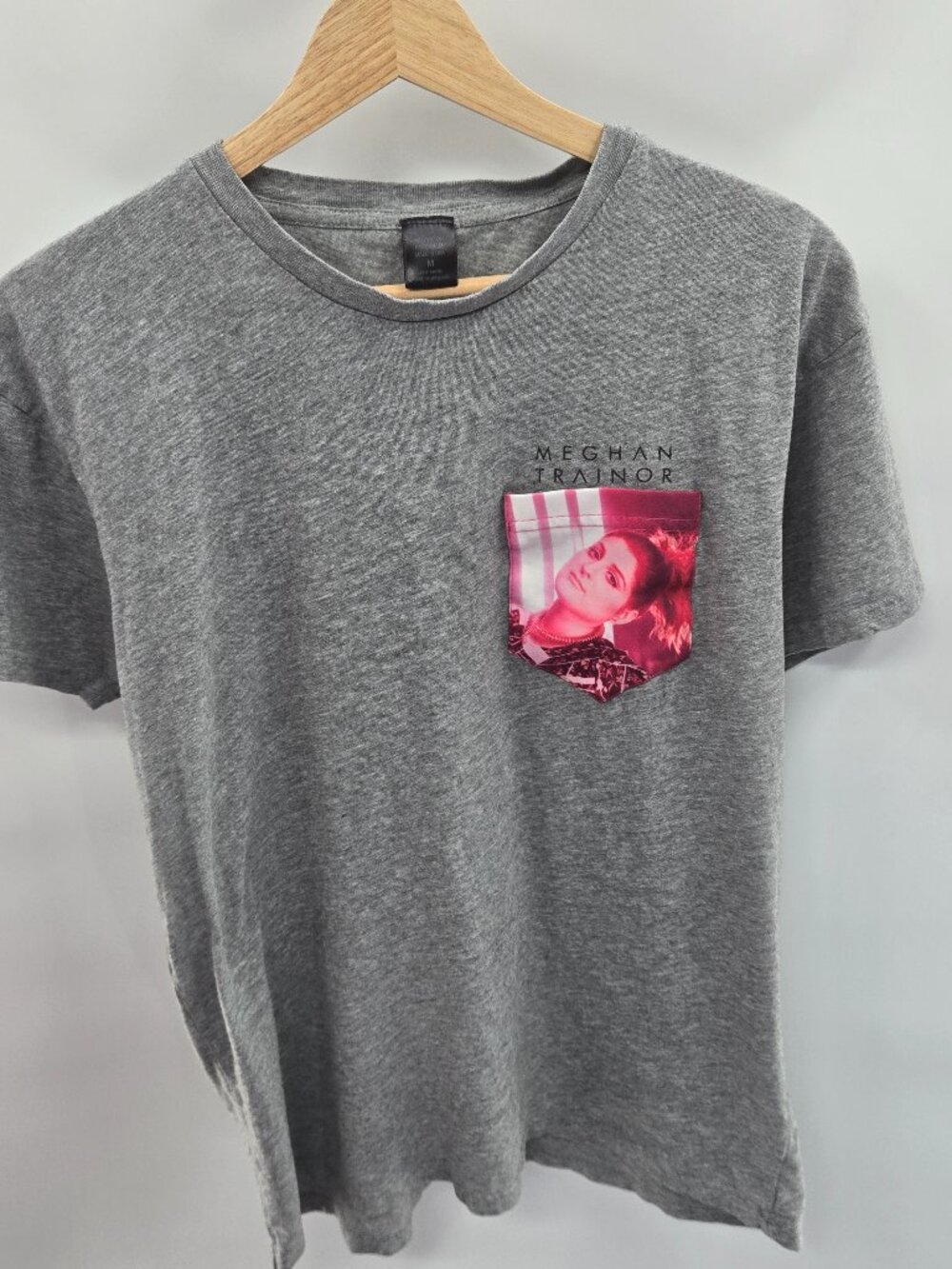 Meghan Trainor Official Concert Merch Heather Gray Pocket Tee Size Medium